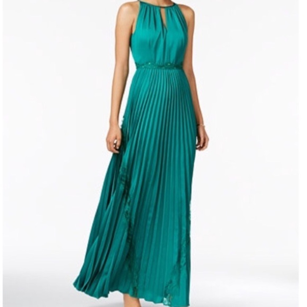 Emerald Green Adrianna Papell Pleated Dress/Gown Size 2